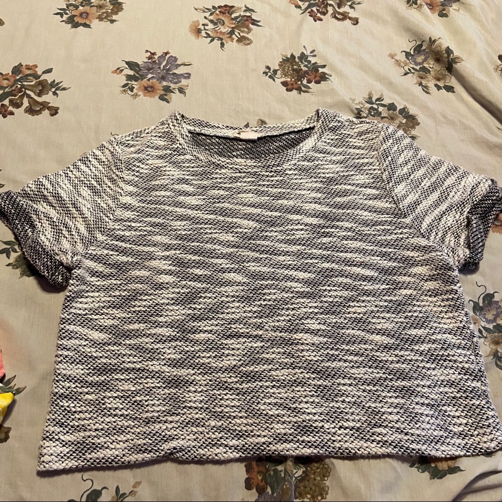 Black and white crop top